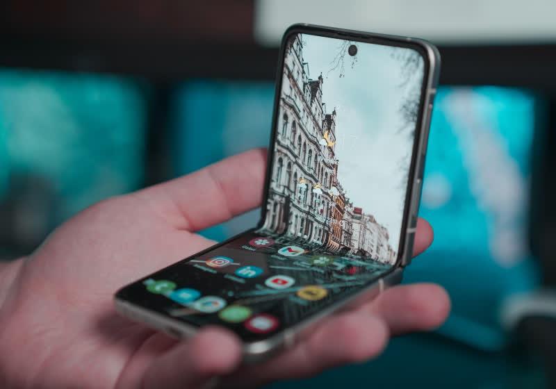 Foldable Phone Market Will Hit $29 Billion in 2025, IDC Says