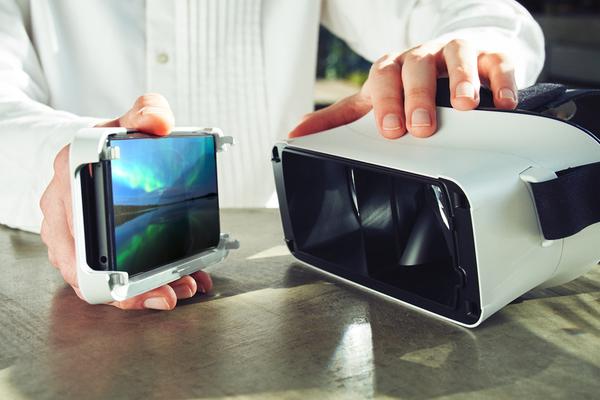 XperiaをVR HMD化する「Xperia View」。Xperia 1 IIISIMフリーも 