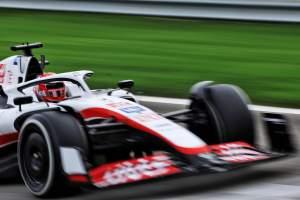 Sainz’s Ferrari heads F1 test despite rivals’ soft-tyre runs 