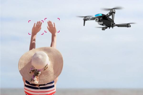 Get The Right Photo Every Time With This Selfie Drone 