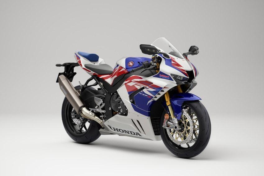 Exhibited "CBR1000RR-R Fireblade SP 30th Anniversary" and "ADV350" at Milan Show