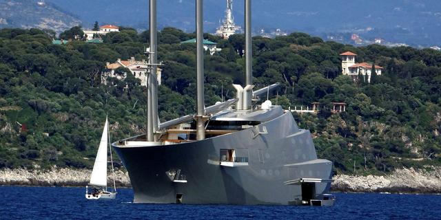Italian Police Seize Russian Oligarch’s 500ft Sailboat (Largest in World) 