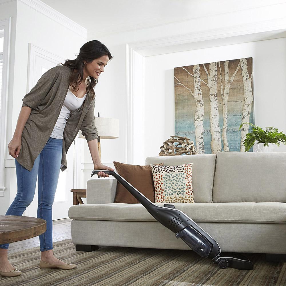 People Who Have the Cleanest Homes Always Vacuum First