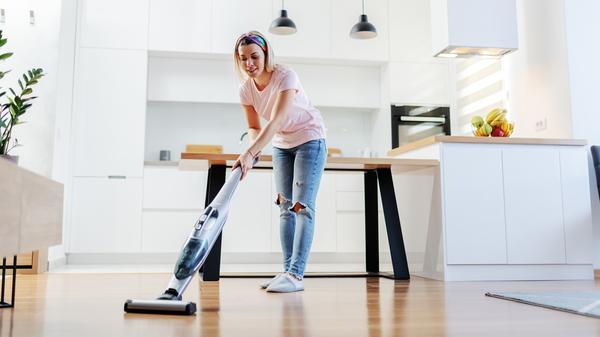 People Who Have the Cleanest Homes Always Vacuum First 