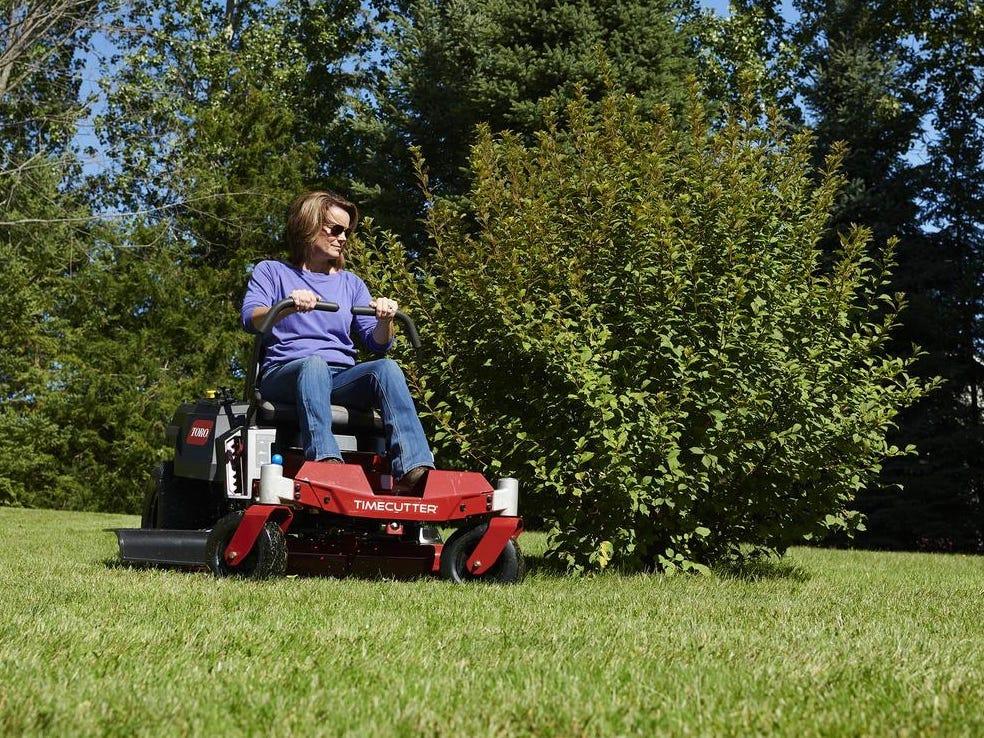 Riding Lawn Mowers, Because You’ve Got a Life Outside of Yard Maintenance