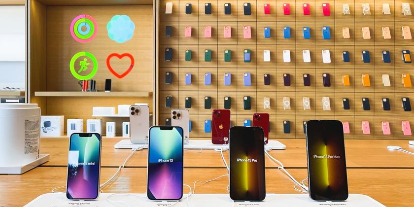 www.makeuseof.com The Best iPhone 13 Accessories