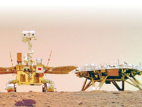 China’s Zhurong rover sends a selfie from Mars 