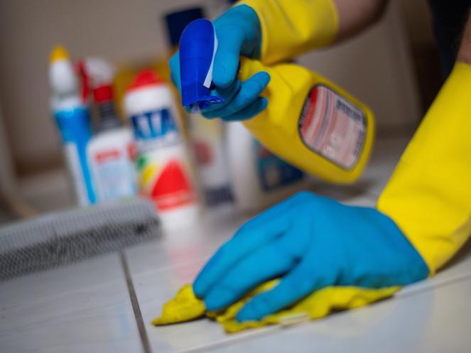Never Use These Two Cleaning Supplies Together, CDC Warns 