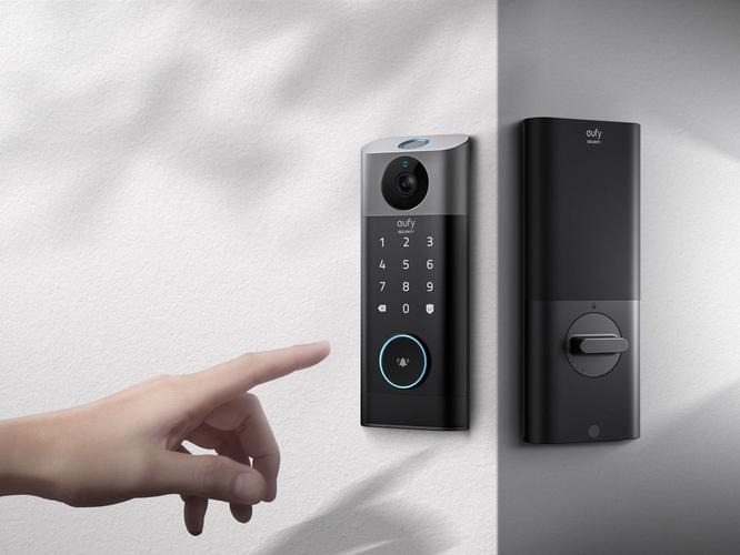 Eufy Security Video Smart Lock Combines 2K Camera And Fingerprint Sensor 