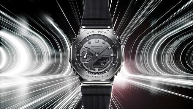 It goes well with suit style!"G-SHOCK" with a octagonal metal bezel