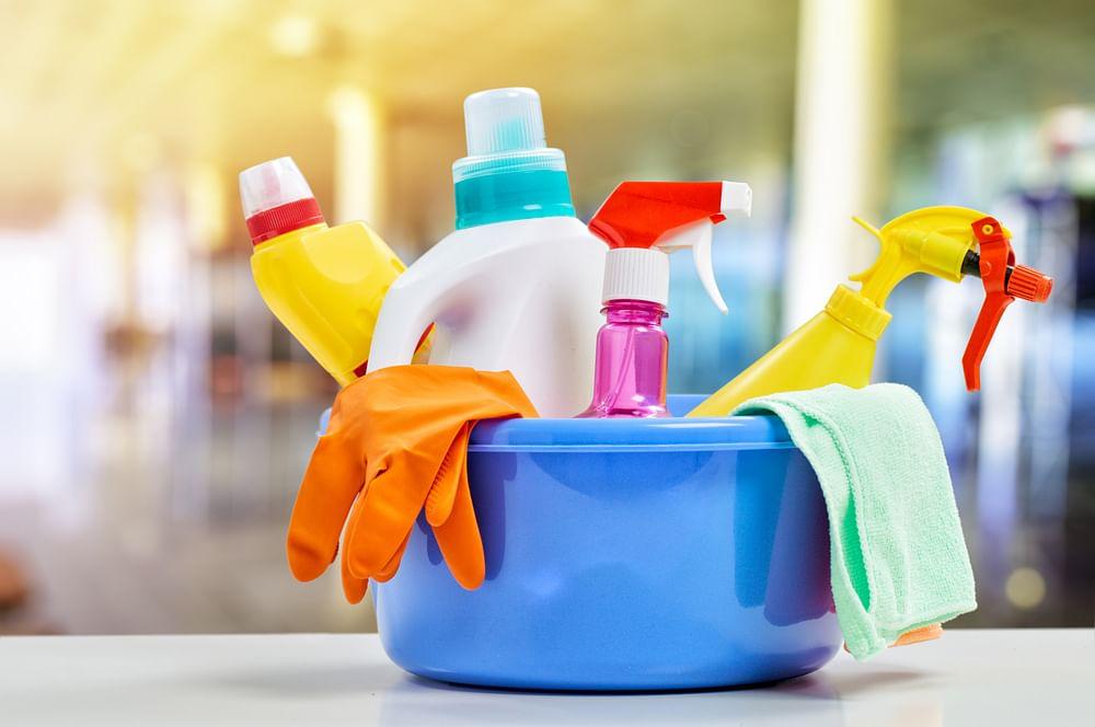 From ‘99.9% of Bacteria’ to Acid: 5 Myths About Toilet & Floor Cleaners Busted 