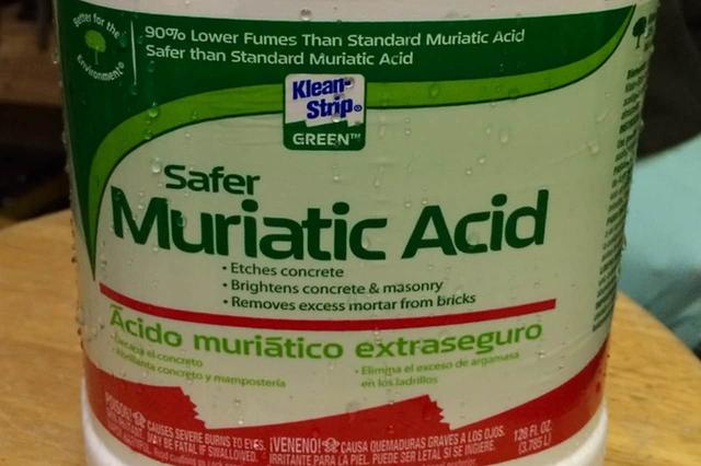 Muriatic acid is best for removing stubborn toilet bowl stains