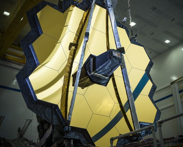 NASA’s largest telescope sees first star and takes a selfie