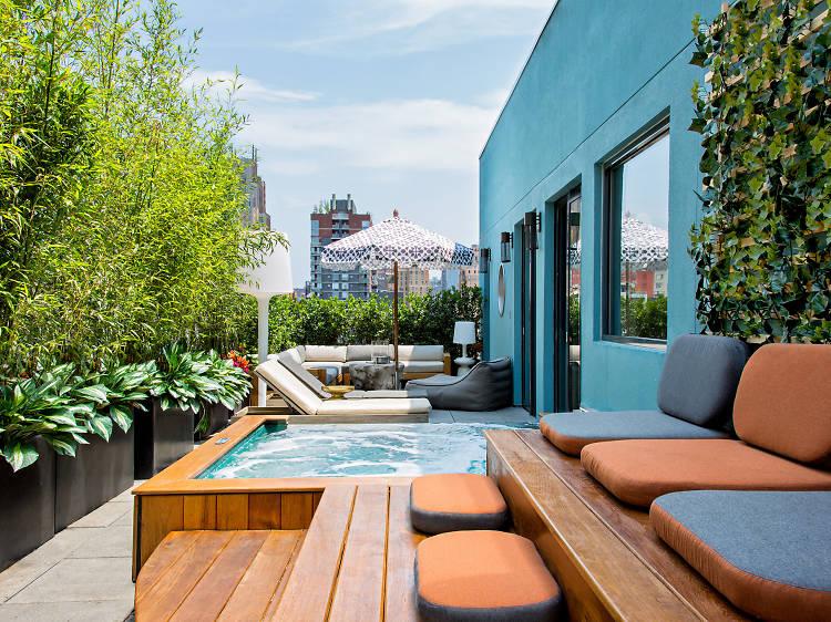The best NYC hotels with hot tubs in rooms and on roofs 