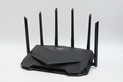 v6プラスでネットを「安定・高速・低遅延」に！ Wi-Fi 6の「ゲーミングルーター」で使う、その威力とは？