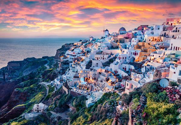 First time Santorini: top tips to have the best time on this famed Greek isle