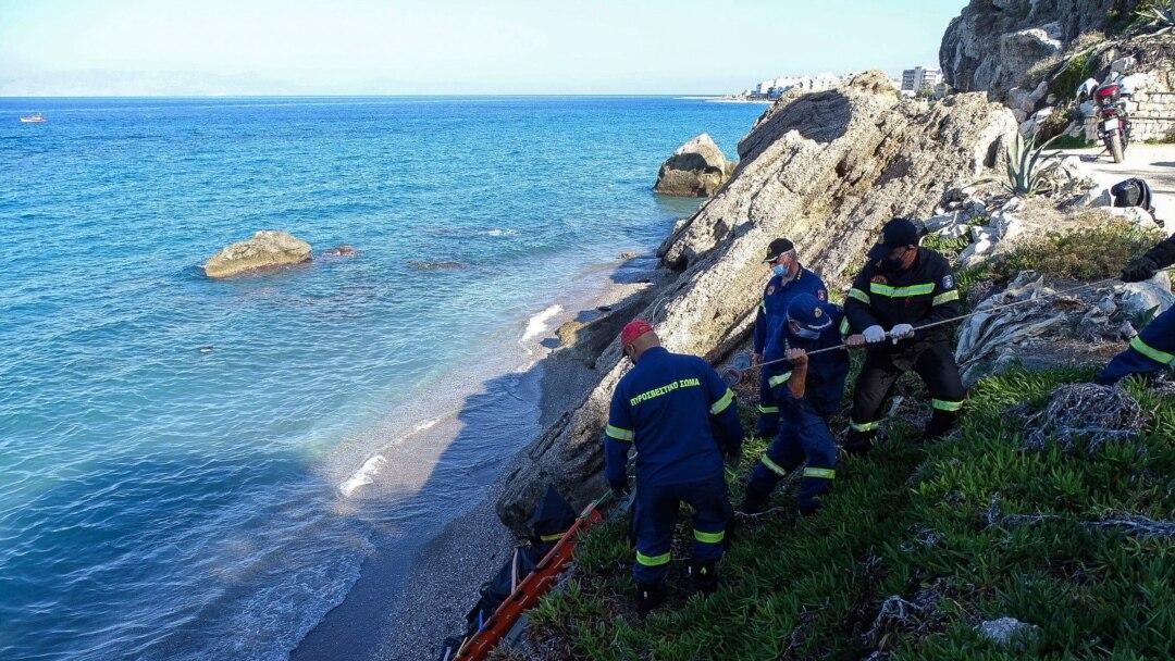 Dozens of refugees believed dead after boat sinks in Greek waters 