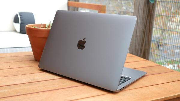 Don't expect a redesigned MacBook Air until second half of 2022, analyst claims