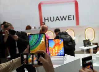 独自OSもむなしく、ファーウェイがスマホ撤退か 