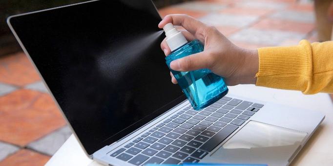 screenrant.com How To Clean A Laptop Screen Without Causing Damage 