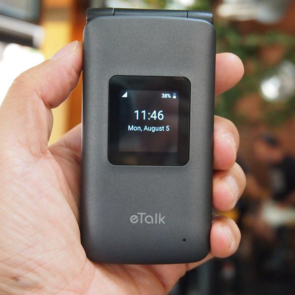 ASCII.jp 日本メーカーのケータイ「eTalk」が米国上陸！ ニューヨークで買った
