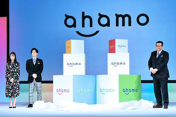 「ahamoショック」から1年、各社がオンライン専用プランを早くも軌道修正するワケ 