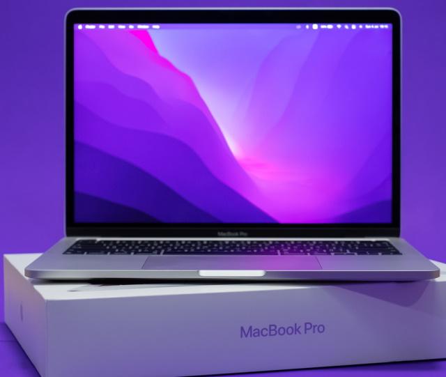 macOS Monterey is bricking some MacBook Pros