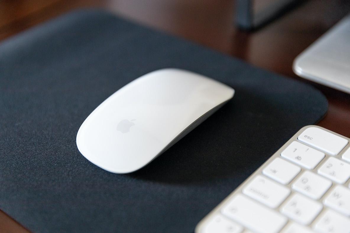 Appleの「Magic Mouse」はマウスとトラックパッドのいい所どり！ デスクワークの疲労軽減にも一役買ってくれました｜マイ定番スタイル