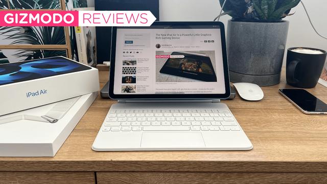 Apple’s Magic Keyboard Kind of Changed My Mind About the Use of an iPad for Work