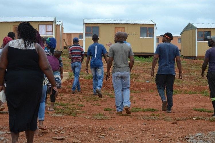 Shack dwellers disrupt water and electricity project in Uitenhage