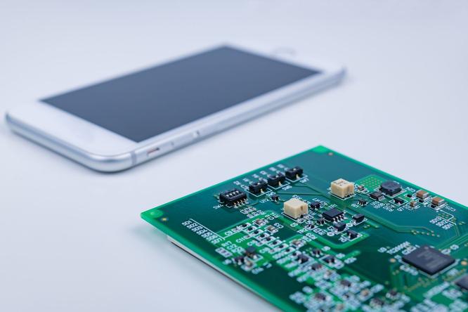  急増する電子機器メーカーの半導体購入額、1位アップルに続いたのは？