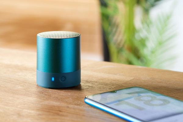 HUAWEI 3000円台半ばの手のひらサイズのワイヤレススピーカー「HUAWEI Mini Speaker」が超便利！