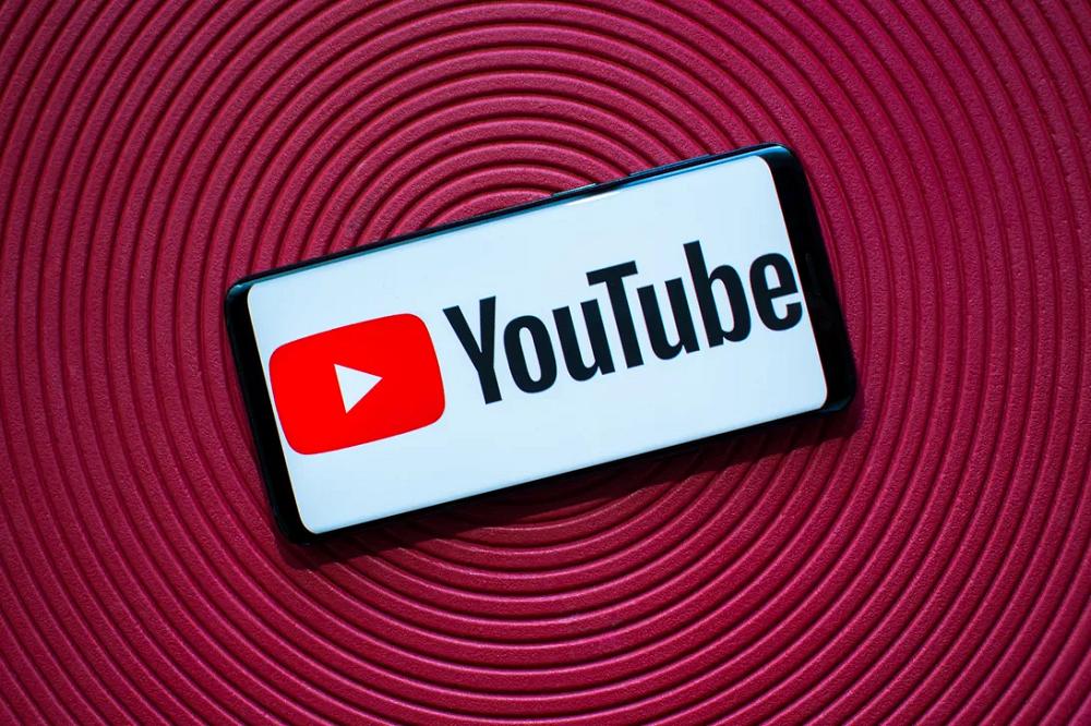 5Gと新型コロナを関連付けるYouTube動画が「きわどい話題」指定に