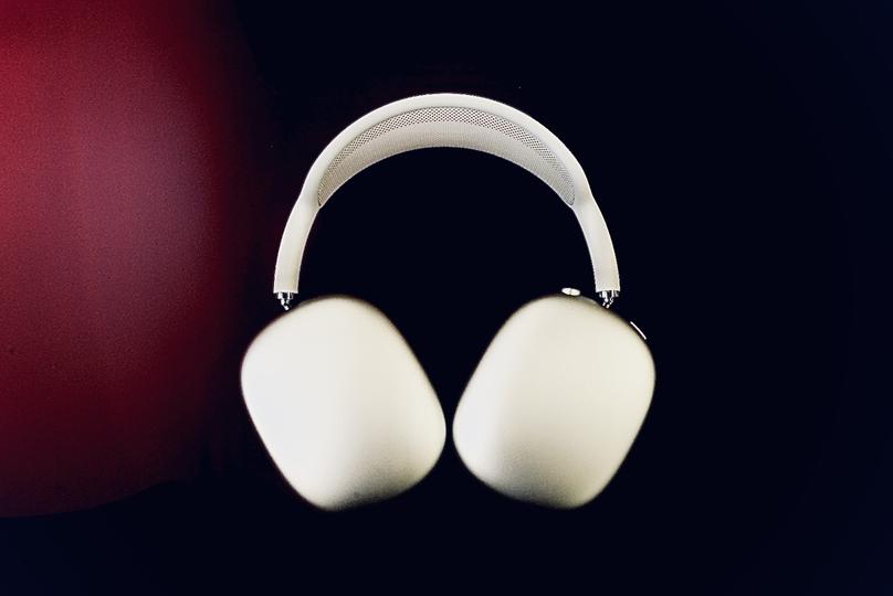  AirPods MaxになぜU1チップが入っていないか？ 