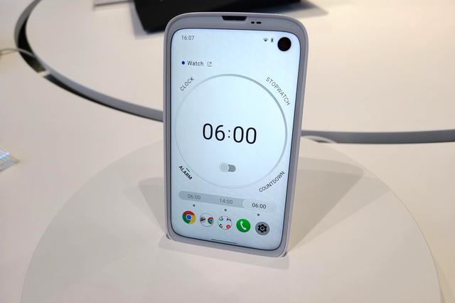 ソフトバンクとバルミューダが5Gスマホ「BALMUDA Phone」を一時販売停止！技適に確認すべき事項が生じたため。利用者には影響なし - S-MAX