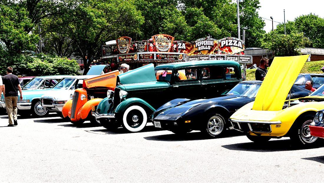 Cruise the Burg attracts vintage cars and admiring crowd 