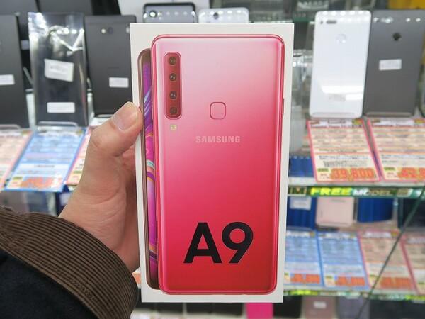 ASCII.jp 4眼カメラ搭載スマホがついに出た　「Galaxy A9」がアキバに 