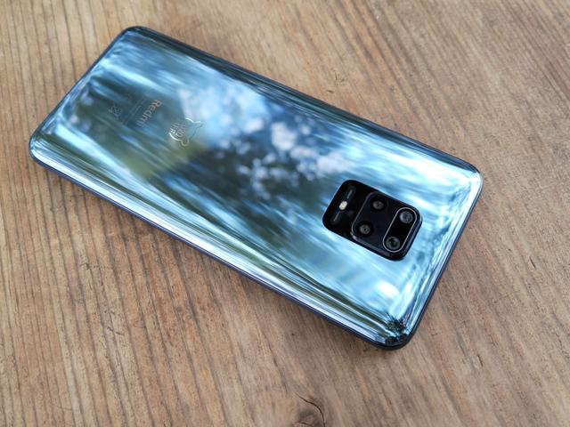 Xiaomi Redmi Note 9Sレビュー。見た目、処理能力、画面、カメラ画質、電池もち、充電速度、音、機能、回線 