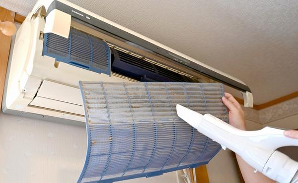 Put mold multiplication on the stain of the air conditioner. What is the correct way to clean the filter? Pay attention to the methods of sterilization