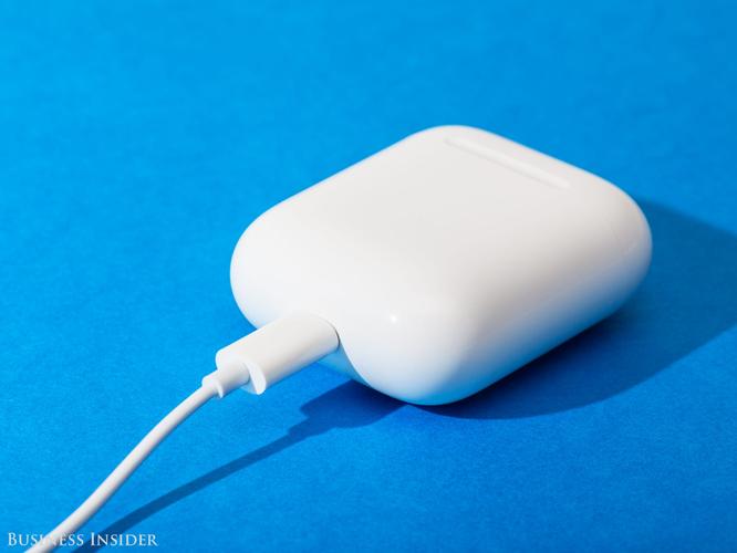 How to charge AirPods wirelessly or with a power cable