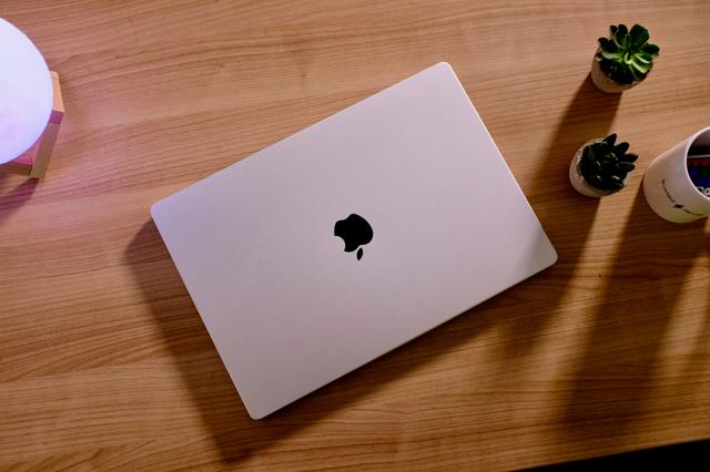 Apple should launch a cheaper MacBook for the M2 generation