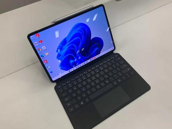 ファーウェイ初の有機EL搭載機！　2 in 1ノートPC「HUAWEI MateBook E」