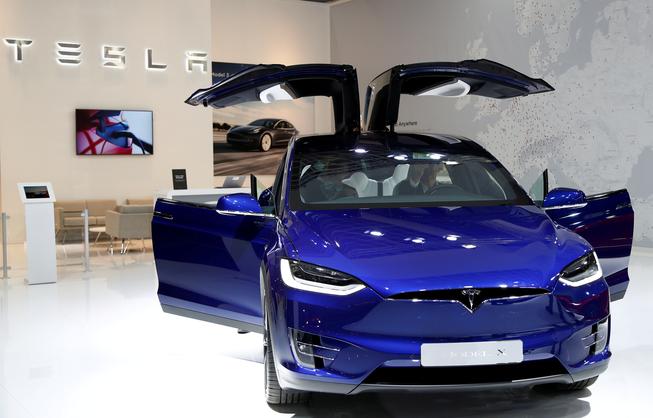 Tesla Full Self-Driving reveal, 5 years on 