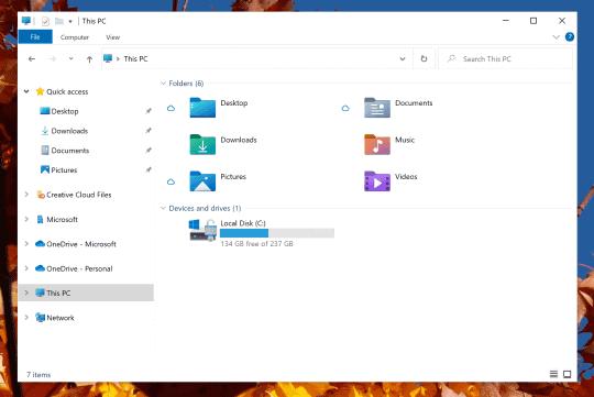 「Windows 10」のプレビュー版で新しいフォルダーアイコンがお披露目 ～ディスクドライブやごみ箱も新しく 