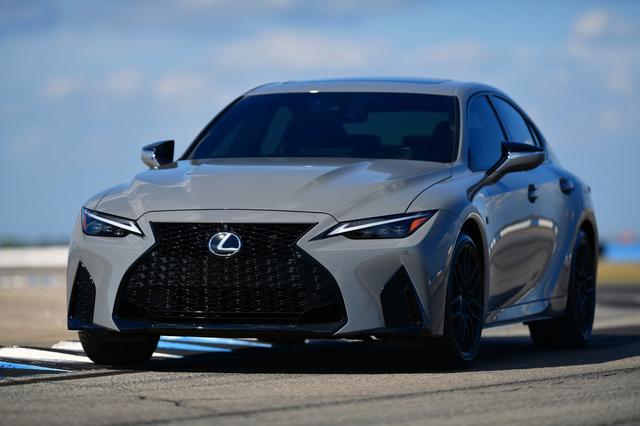 Attack in Lexus IS ... 472 Horse V8 "F SPORT Performance" will be released this fall.