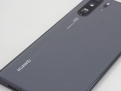  ファーウェイのスマホにシェア回復の兆しも、米中貿易摩擦で受難の時期続く 