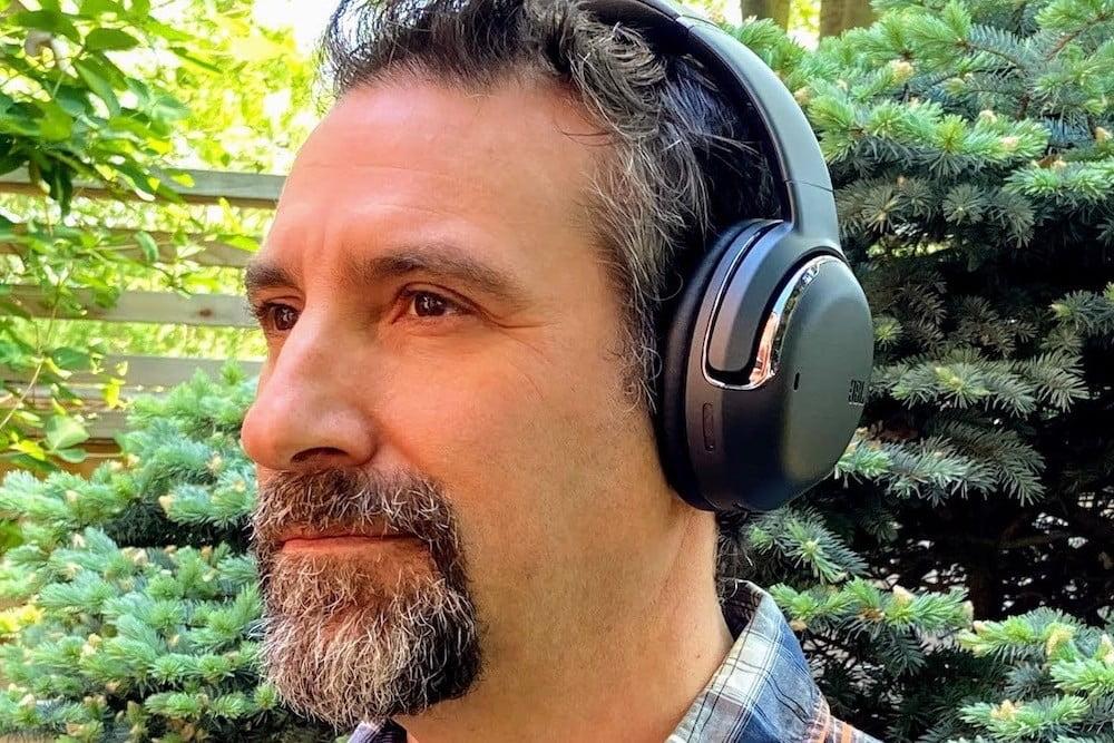 JBL Tour One review: Noise-canceling cans for frequent callers