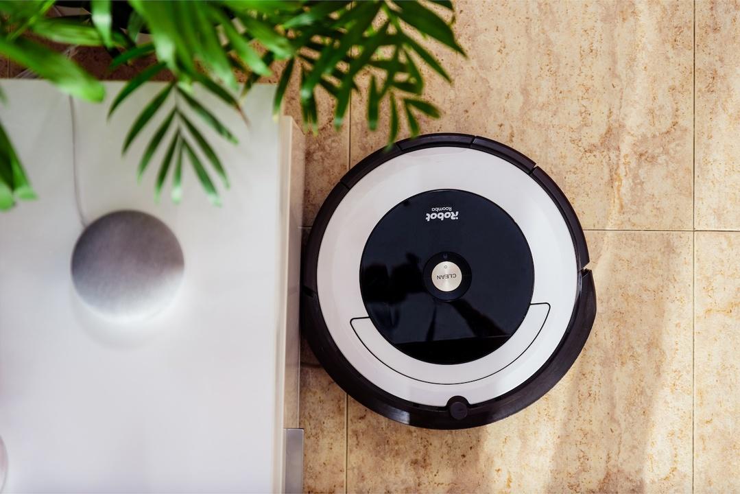 Robot vacuum cleaner, Rumba and Bravaba finally can be operated with Siri