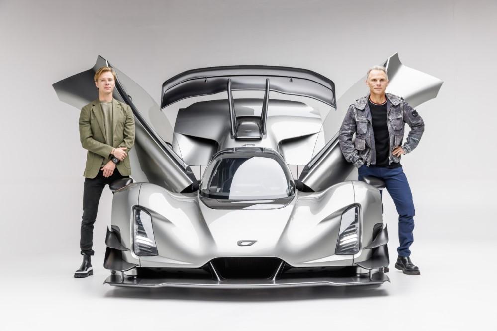 Hypercar features more than 350 3D-printed parts