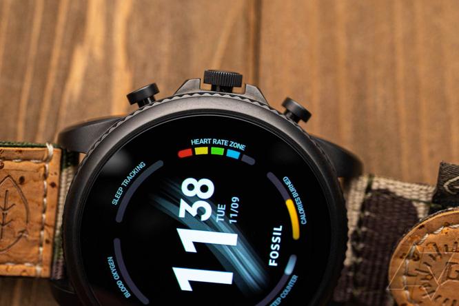 www.androidpolice.com Why I bought the Fossil Gen 6 smartwatch over the Samsung Galaxy Watch4 